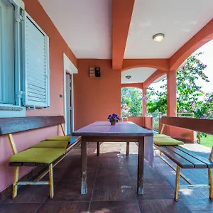 Carmen Apartment